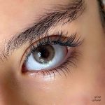 لنز طوسی عسلی طبیعی لومو گری لومنتو روی چشم قهوه ای روشن
